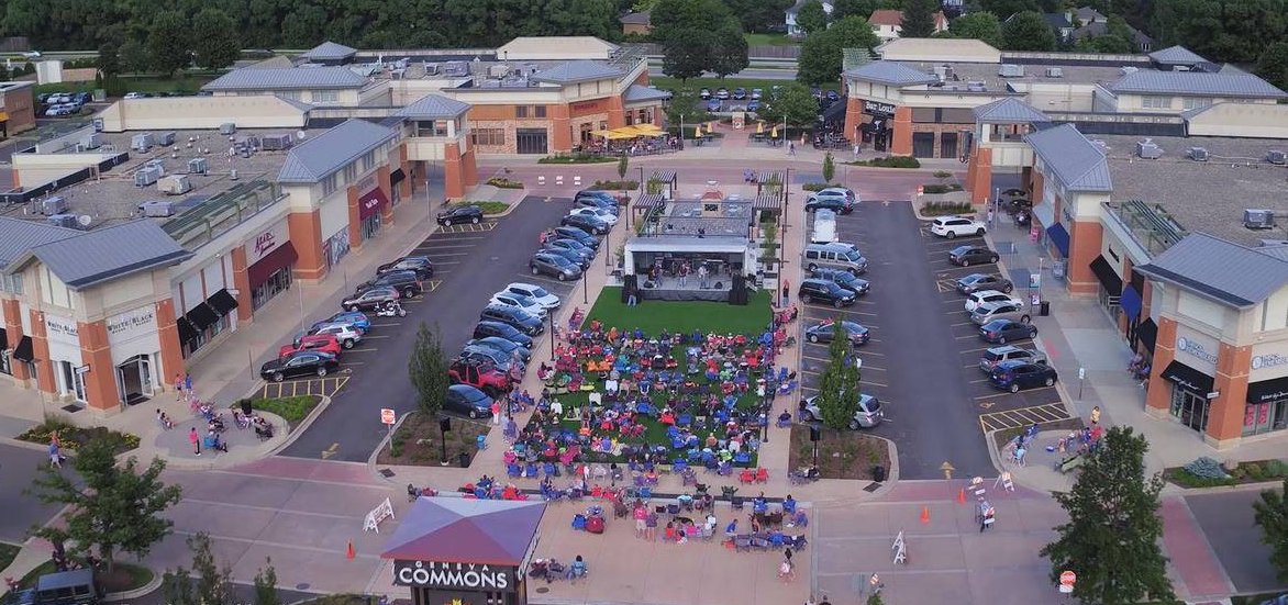 JUST IN: Investor sells Illinois shopping center at a massive $60M+ loss

LaSalle Investment Mgmt sold Geneva Commons for $64M

They acquired it for $124M in 2013

Barry Sternlicht's Starwood Capital has recently defaulted on 3 loans tied to Chicago area malls totaling $232M…