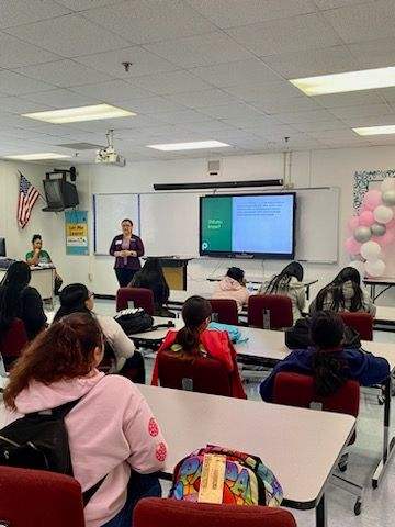 KapowSuccess's tweet photo. Thank you to @Publix Retail Staffing Specialist Iris Pacheco for visiting @DMWCopeCenter in Miami! Thank you to Teisha Chung-Smith for facilitating the presentation at her school! https://t.co/yFCq2xsjqJ