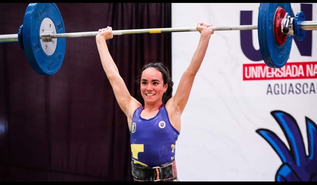 Primer día de la Universiada Nacional y ya cayó el primer oro para @tigresdduanl. Astrid Gómez oro en 57 kilos, alumna de @FACDYC_UANL. Primer rugido de la @uanl. #SomoslaU #SomoslospinchesTigres