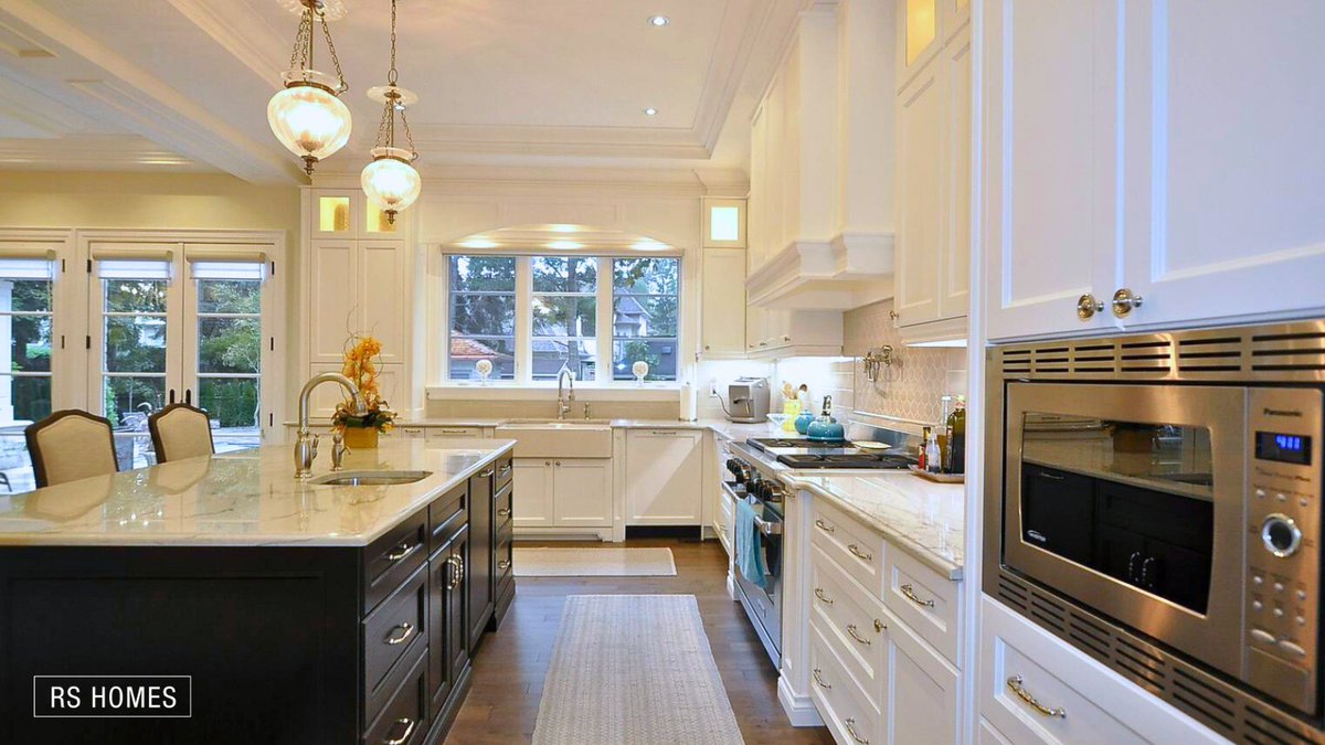 Transforming spaces with style! Check out this stunning design-build project in Edgevalley. Ready to elevate your space? Let's collaborate on your dream design. #DesignBuild #HomeRenovation #EdgevalleyLiving