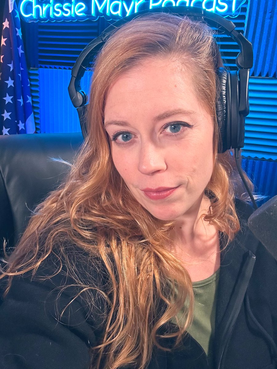 Mother’s Day SimpCast is LIVE NOW with @jazmen000 @xraygirl_ and surprise guests! Haven’t brushed my hair in 3 days let’s do this!!!