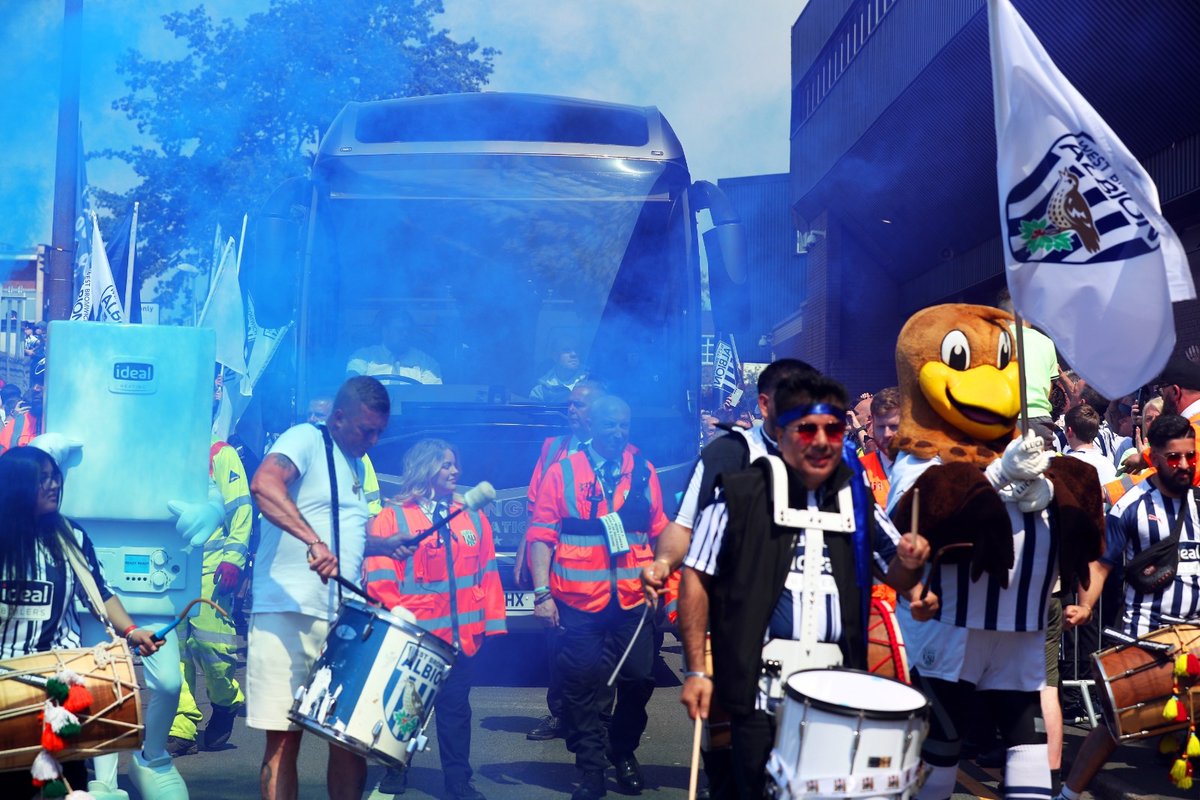 Carlos Corberán tweet media