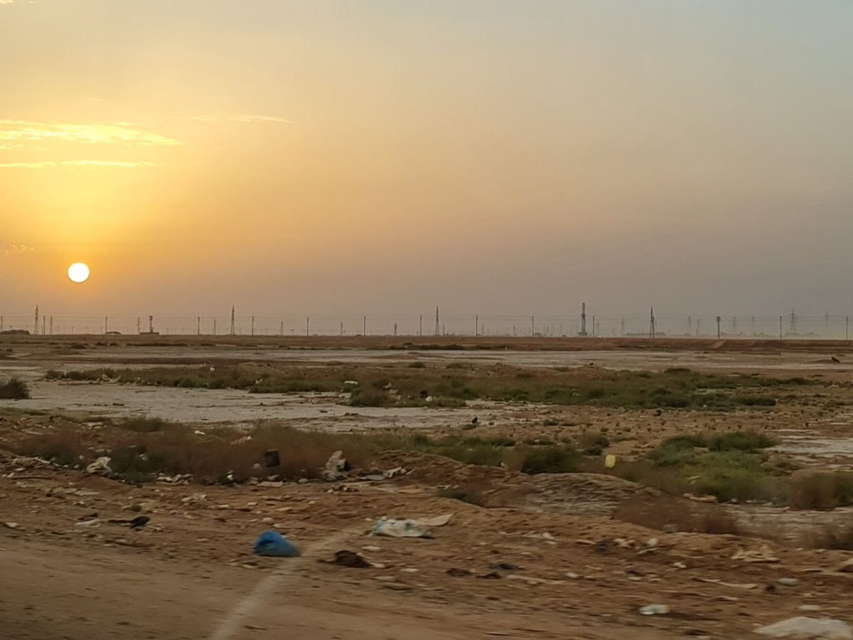 Amazing Sunday Sunset 🌇 

📸PHOTO: #Ismael💙

#Sunday #SundaySunset #Photo #Photography #Gallery #BestPhoto #Iraq #Basra