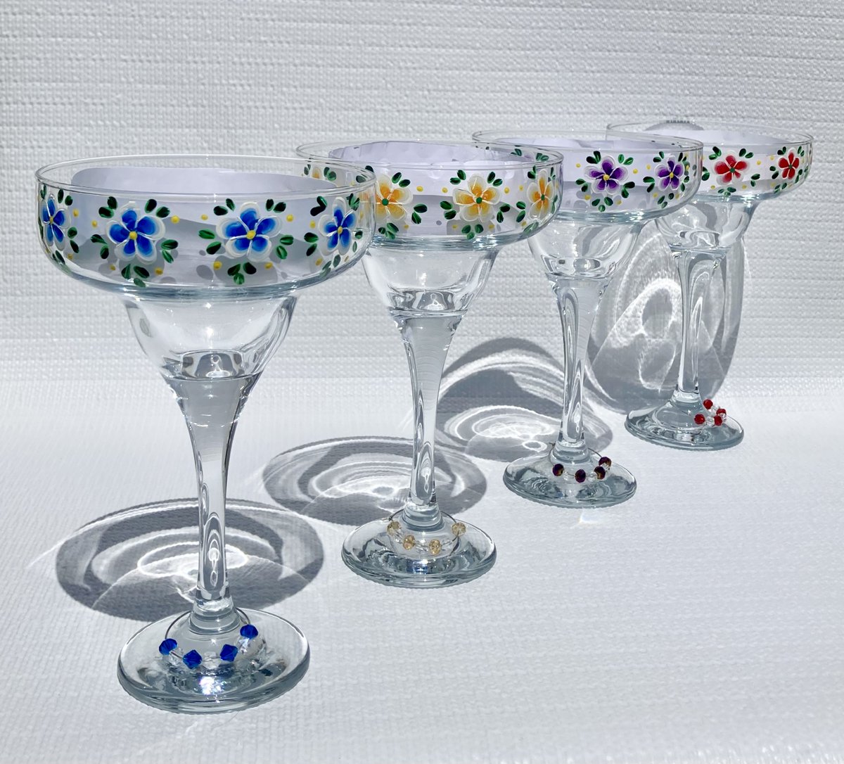 Colorful cocktail glasses etsy.com/listing/171826… #margaritaglasses #uniquegift #partyglasses #SMILEtt23 #CraftBizParty #weddinggift #etsy #etsyshop