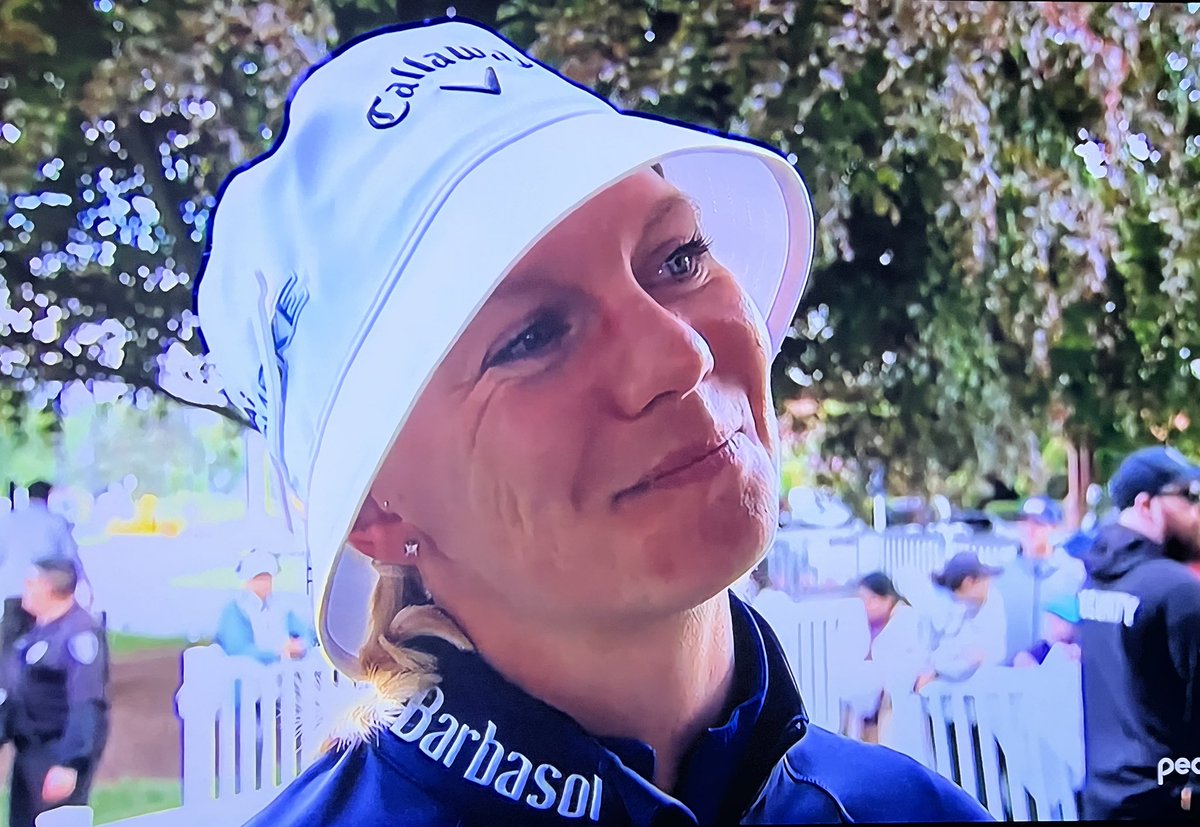 Madelene Sagstrom did a walk-n-talk early in the round, and then she gave a tearful interview after that stinging finish. It’s Founders Cup week, and Sagstrom handled the media just like a founder. A pro’s pro. 💯
