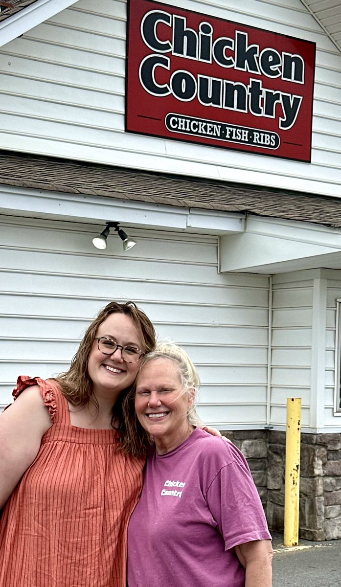 To see my momma on Mother’s Day, you’ll have to stop traffic at our family restaurant and grab a pic 😂 “I don’t care if it’s Mother’s Day! People are eatin’, so I’m cookin’.” I got her a luxurious bathrobe for maximum relaxation after feeding the masses. Love you, Mom!