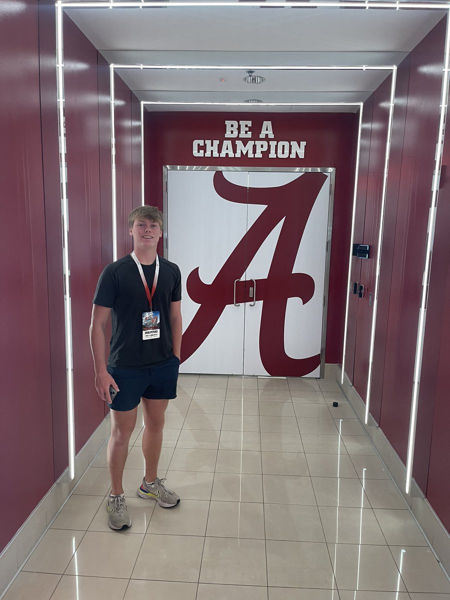 Had an amazing time in Tuscaloosa yesterday visiting @AlabamaFTBL. Thank you coach @nunez_jay for having me and the amazing hospitality! Can’t wait to be back!! #RollTide #RTR @LamarTexansFB @RecruitLamar @RTRnews @Coach_Radke