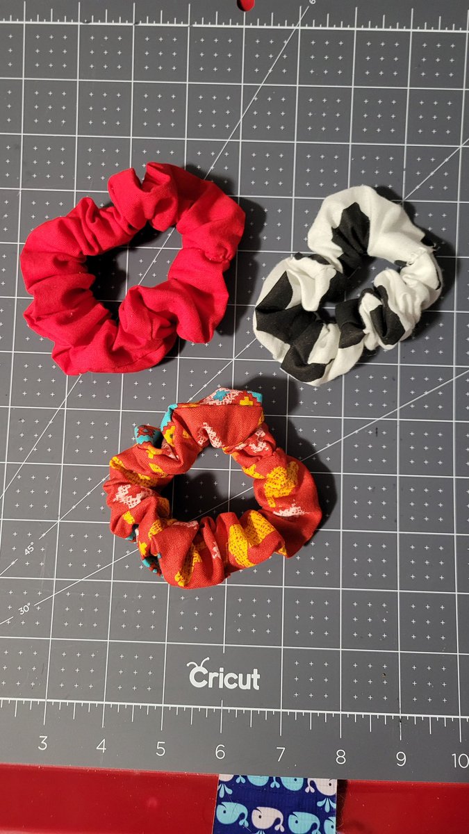 These scrunchies are for sale! Grab them while they last!

#scrunchies #redscrunchie #red #westernscrunchies #westernboho #westernwear #westernvibes #cowprintscrunchie #cowprint #cowprintaesthetic #cowprintfashion #geometric #bison #buffalo #smallbusiness #maskedbanditstudios