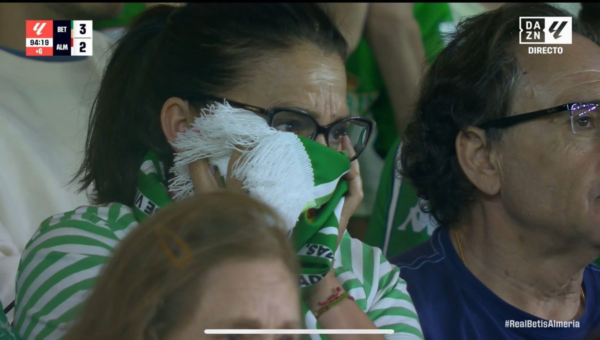Cualquiera pensaría que es una tanda de penaltis en una final europea. 

Sorpresa, es un partido contra el Almería en casa.