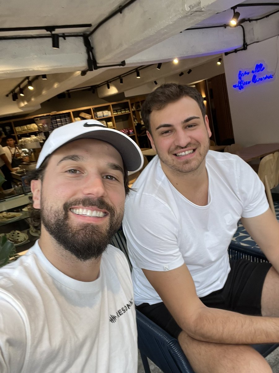 Who else works and travels with their business partners? 👀 Welcome to Mexico @TobiasBFF3.🇲🇽 #web3 #crypto #investors #travel #mexico #cdmx #Bitcoin