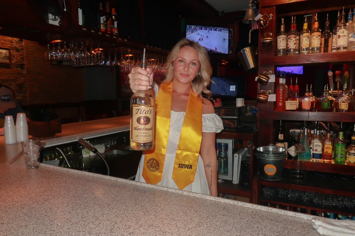 Been dreading this day since Petersen move in day. UI you have given me people and memories I didn’t even know I deserved. There’s not enough thank you’s in the world 🤍