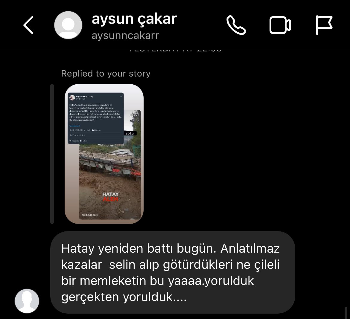 Aklım, fikrim, kalbim her şeyim teyzemde. Aktardıklarına bakın. Bu kadın kaç yaşında ayağını uzatıp dinleneceği yaşta bu çektikleri reva mı? @TBMMresmi sesimizi duyuyor musunuz? Burada çileler içinde kıvranan SİZİN temsil etmeniz gereken insanlar. Gelin şehrimize durumu görün.