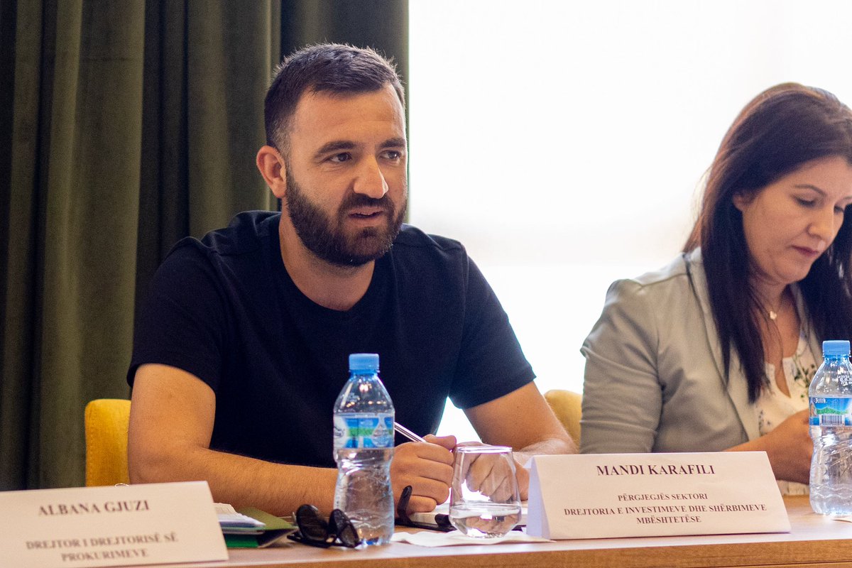 dpshtrr's tweet photo. ➡️ Projeksionet e të ardhmes për: 
1️⃣ Përmirësimin e shërbimeve të regjistrimit të mjeteve; 
2️⃣ Përafrimi i bazës ligjore me legjislacionin e BE dhe eleminimin e penaliteteve për subjektet shqiptare të transportit ndërkombëtar nga vendet e huaja; 
3️⃣ Rritjen e përfshirjes në komunitet përmes ndërmarrjes së aktiviteteve sociale të ndryshme; 
4️⃣ Rëndësinë e zhvillimit të vazhdueshëm të Kapitalit Human si aseti më i rëndësishëm i DPSHTRR; 
5️⃣ Rëndësinë e ndërmarrjes së zgjidhjeve të qëndrueshme me qëllim minimizimin e shpenzimeve dhe impaktit negativ në ambient.