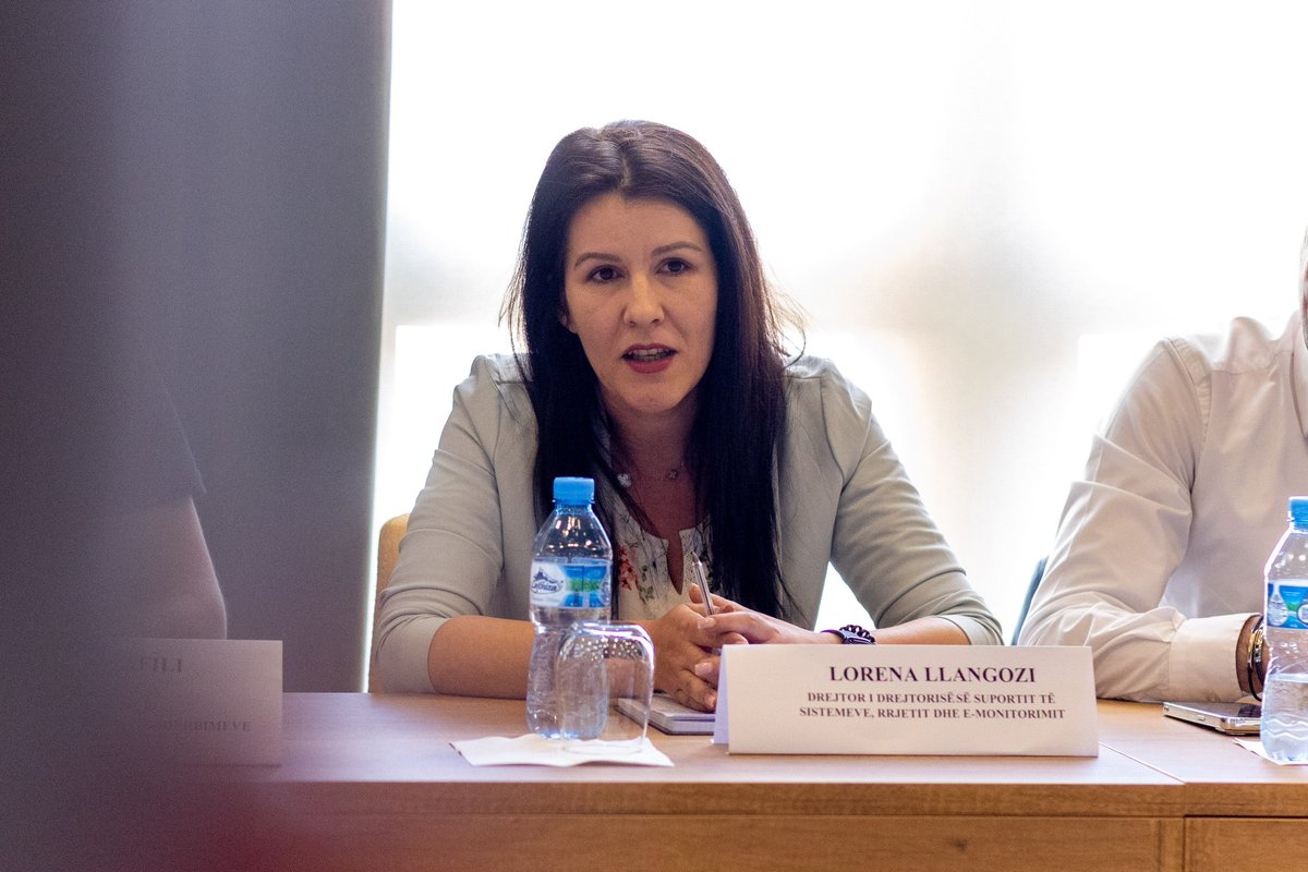 dpshtrr's tweet photo. ➡️ Projeksionet e të ardhmes për: 
1️⃣ Përmirësimin e shërbimeve të regjistrimit të mjeteve; 
2️⃣ Përafrimi i bazës ligjore me legjislacionin e BE dhe eleminimin e penaliteteve për subjektet shqiptare të transportit ndërkombëtar nga vendet e huaja; 
3️⃣ Rritjen e përfshirjes në komunitet përmes ndërmarrjes së aktiviteteve sociale të ndryshme; 
4️⃣ Rëndësinë e zhvillimit të vazhdueshëm të Kapitalit Human si aseti më i rëndësishëm i DPSHTRR; 
5️⃣ Rëndësinë e ndërmarrjes së zgjidhjeve të qëndrueshme me qëllim minimizimin e shpenzimeve dhe impaktit negativ në ambient.