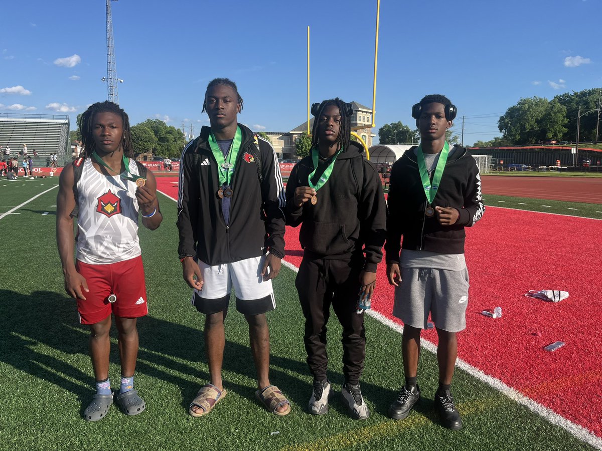 Congrats To Our 🏈 Guys On Placing 6th In The 4x4 At The GHSA 6A State Track Meet! 2025 WR @MarioPresley3 hudl.com/v/2Mdkvf 2026 LB @J15goind1_ hudl.com/v/2L2Kyc 2025 RB/WR @chrisupnext1222 hudl.com/v/2L6hV3 2025 DB @chris_francis__ hudl.com/v/2L4Gyw