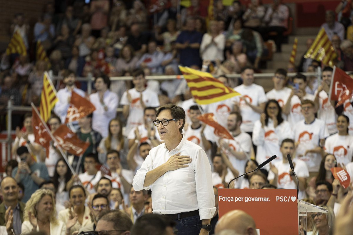 ¡Felicidades a @salvadorilla y al @socialistes_cat por la victoria contundente en las elecciones catalanas! 🌹 Este resultado refuerza el compromiso con la convivencia y el diálogo. La ciudadanía ha pedido avance y progreso. ¡Felicitats! 👏🏼