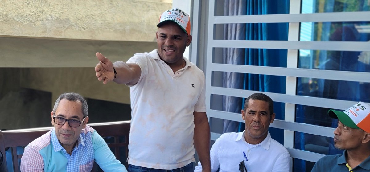 ElsidoDiaz's tweet photo. Con una emotiva actividad celebrada en el municipio Salcedo, dedicada a Rafael Sánchez, presidente histórico del Partido en  Hermanas Mirabal, concluimos  un exitoso proceso de campaña, iniciado hace casi tres años, que abarcó todos los territorios de la geografía nacional https://t.co/VZulKqwgEx