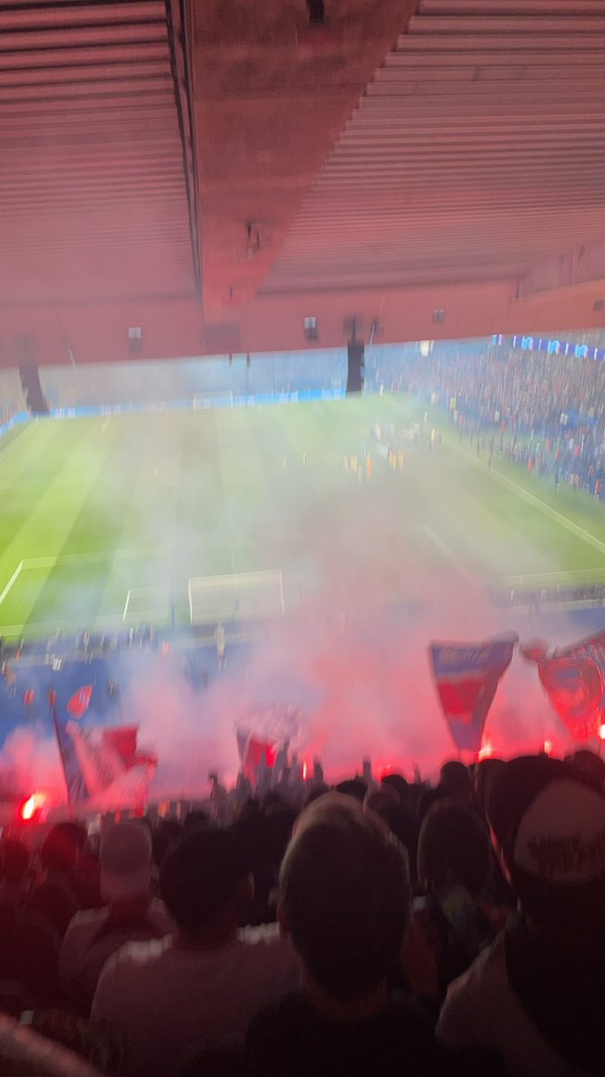 Floscod's tweet photo. @GALATASARAY__94 c’est pas des lol les gars que du réel psg dortmund auteuil https://t.co/fWkEsuAIdY
