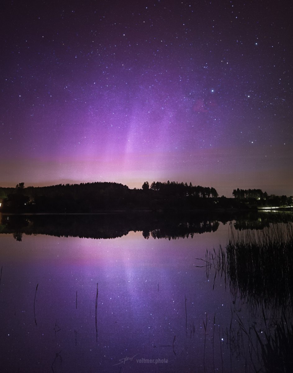 Northern Lights last night (May 11/12) over the Losheim lake (Germany). Image: @sevospace #auroraborealis #northernlights #skyscape #lake #universe #astrophotography #nightscape #twanight #losheimamsee #sebastianvoltmer