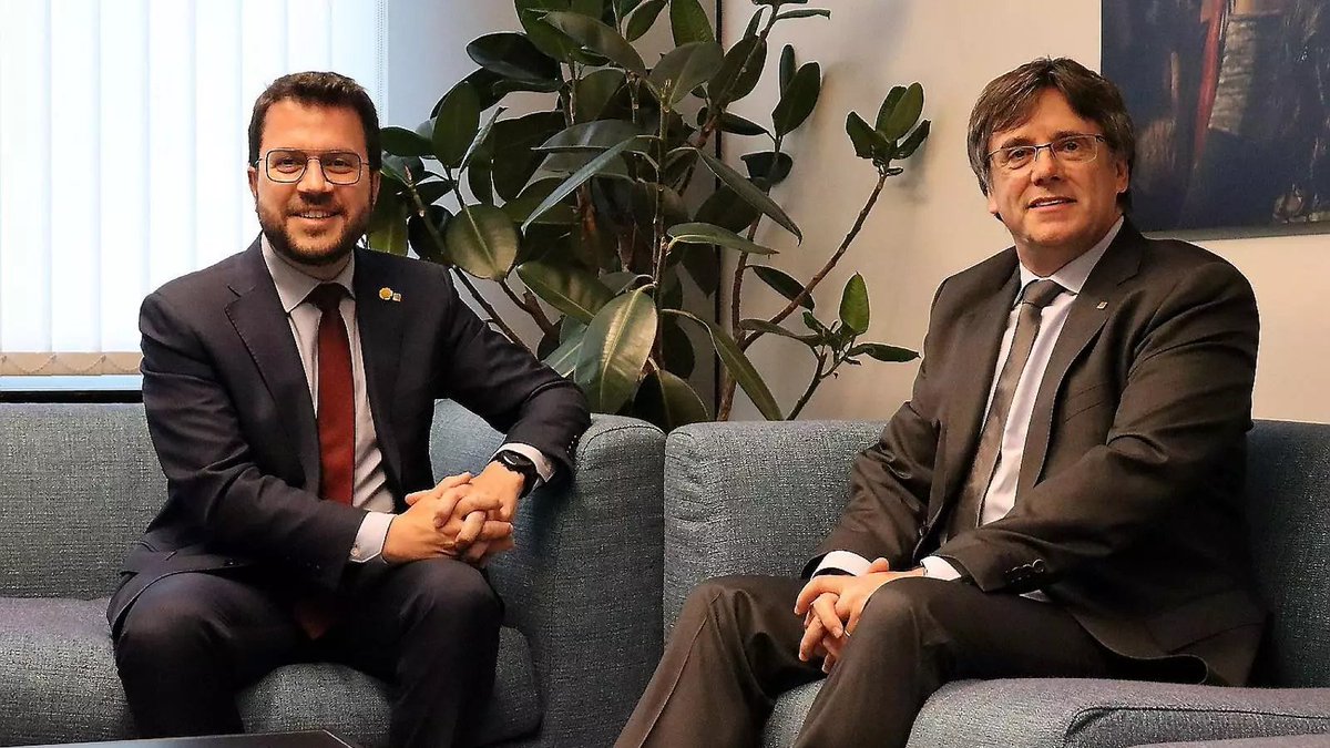 diariARA's tweet photo. L'independentisme perd 850.000 vots en set anys. I també una majoria parlamentària interrompuda en la darrera dècada
Tota la informació, minut a minut, aquí 👉🏼 https://t.co/zIHooGh52C #12M #ARA12 https://t.co/wL1KnRPzh7