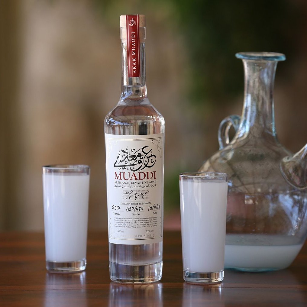 hatunaliyeva's tweet photo. Arak (Arap rakısı)
Ama Kutsal Kuran dili ile yazıldığı için @eczozgurozel bunu Zemzem sanabilir.

Özgür Bey Özgür Özel https://t.co/oT9wwvcp6r
