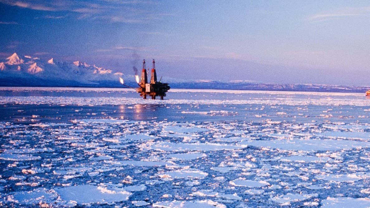 🇷🇺 Russia discovers oil and gas reserve in British Antarctic territory. It contains an estimated 511 billion barrels worth of oil, 10 times the North Sea's output over the last 50 years.