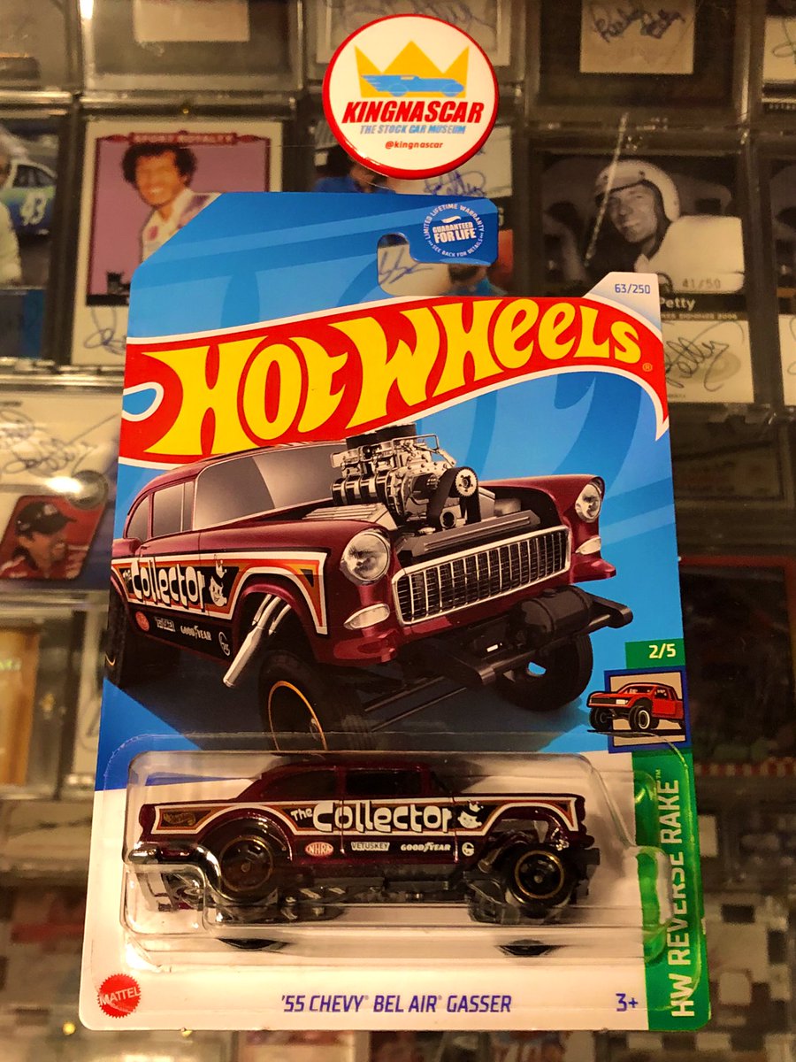 Found a @Mattel Hot Wheels car that describes what I’ve been for over 50 years! Take that flippers and hype beasts!😂
#thecollector #hotwheels #nascarcards #racingcards #collectwhatyoulove #collectyourway