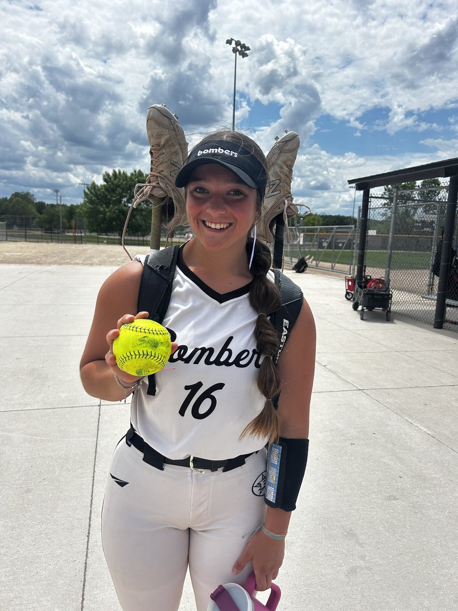 2nd 💣 of the season for UNCOMMITTED 2024 Outfielder @hannah_sheer16