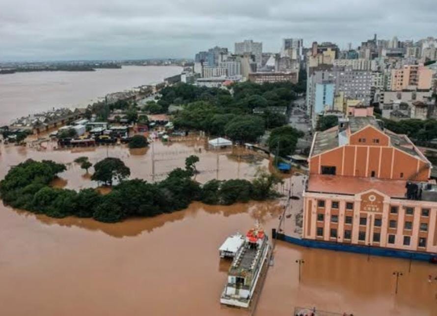 Infelizmente previsões da UFRGS indicam que o Rio Guaíba pode voltar a ultrapassar o pico de 5,35m devido a novos temporais. Entendeu a importância das universidades e dos pesquisadores?
