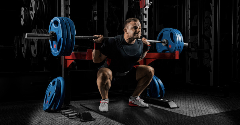 Why training like a powerlifter (not a bodybuilder) builds maximum muscle mass ow.ly/vs9f50RCkPw