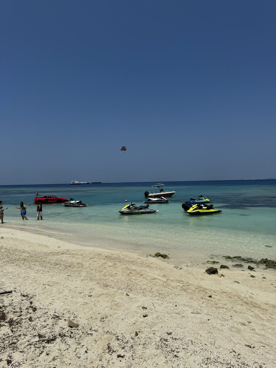 Water sports on the beach #maafushi #maldioves