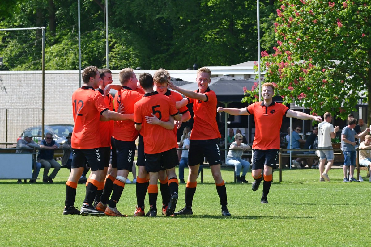 Ajax-B wint van NVC: ajaxb.nl/verslagen/ajax…
