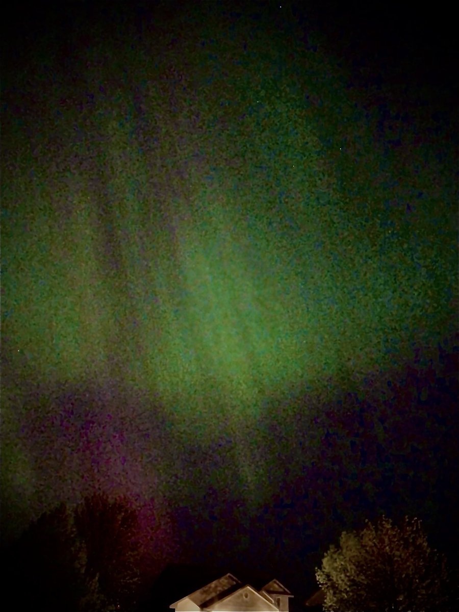 SchugAngel's tweet photo. The Aurora Borealis In Waverly Minnesota On May 10th 2024 Very Amazing And Beautiful Sight!! #Auroraborealis So Incredibly Happy I Can Finally Cross See The Northern Lights Off Of My Bucket List!! https://t.co/qcJMvP1WPz