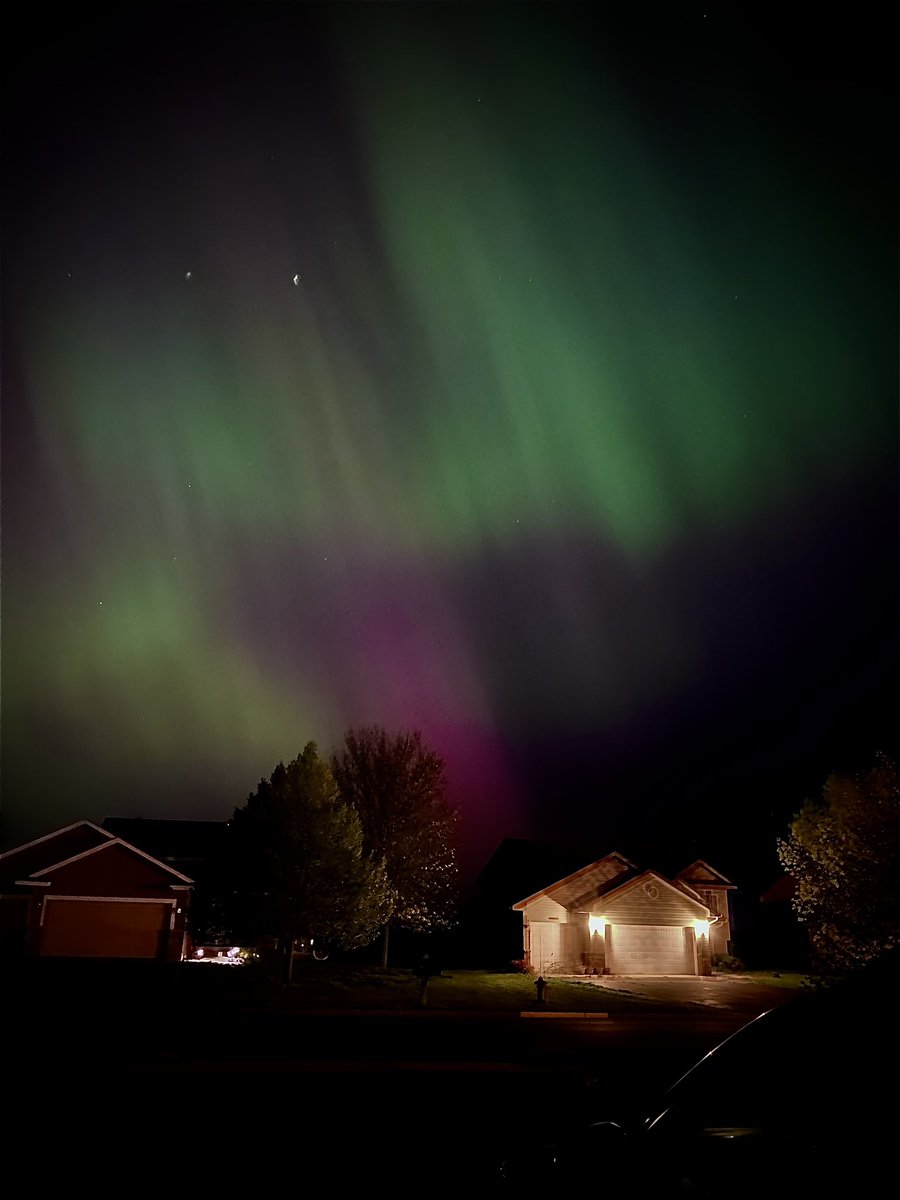 SchugAngel's tweet photo. The Aurora Borealis In Waverly Minnesota On May 10th 2024 Very Amazing And Beautiful Sight!! #Auroraborealis So Incredibly Happy I Can Finally Cross See The Northern Lights Off Of My Bucket List!! https://t.co/qcJMvP1WPz