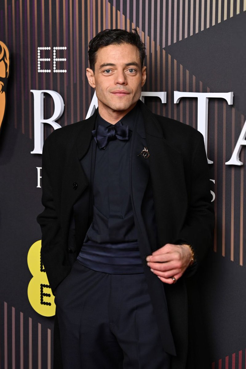 Bon anniversaire à Rami Malek qui fête ses 43 ans aujourd'hui 🎂

#ramimalek. #encychrono25