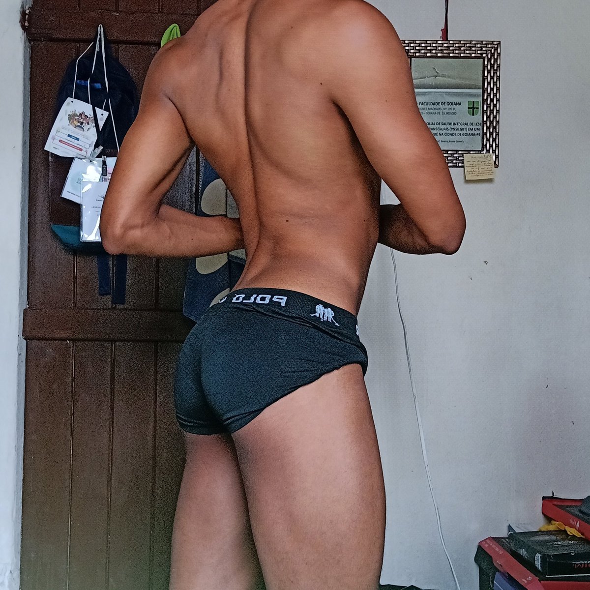brenogomesp_'s tweet photo. Acho ridículo cueca boxer nunca vi um homem ficar bem usando isso 🥴👇🏾 https://t.co/rtZYWJULNw