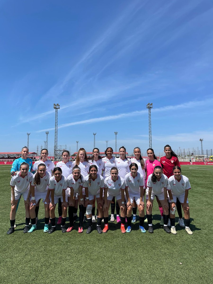 CANTERA | Triunfo para las campeonas cadetes de <a href="/ManuelBuzonB/">Manuel Buzón Barea</a> en la 1ª Andaluza Femenina Cadete:

#SevillaFCFem Cadete ⚪️🔴 6-1 <a href="/FemeninoUDA/">UD Almería Femenino</a> 

⚽️ Carlota, Carla, Parra, Zenia, Medina y Rocío. 💪🏻

#CanteraSevillaFC