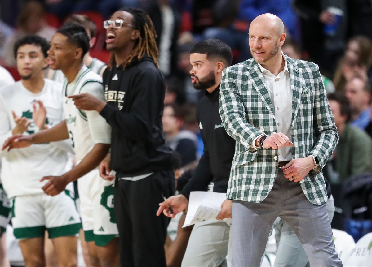 Wyoming has hired UWGB Head Coach Sundance Wicks as their next Head Coach. Wicks led Green Bay to an 18-14 season after getting ranked 362nd in KenPom preseason. Former Wyoming assistant.