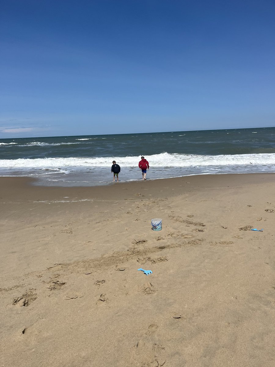 Geri_VB's tweet photo. Beautiful day to spend at Back Bay. Windy but quiet beach to ourselves. Happy Mother’s Day 🌺
#KidsOfVBITS https://t.co/zJkNNa36lz