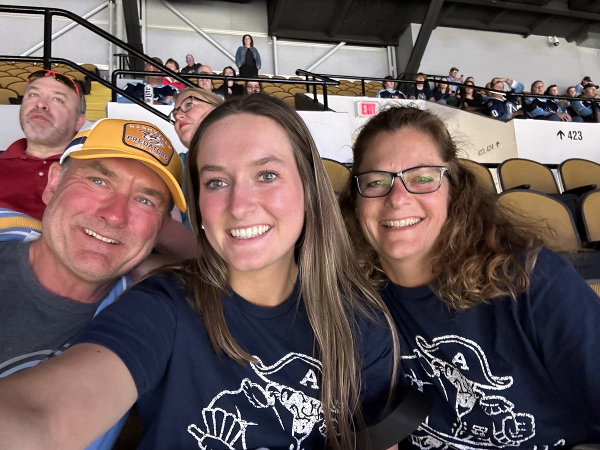 Ads in 5! Mother’s Day hockey! #MILhockey