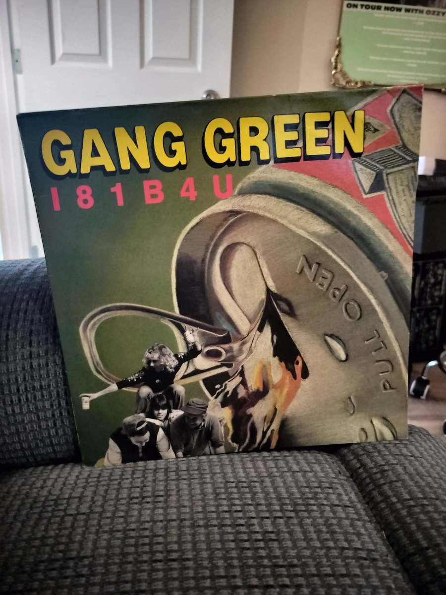 Gang Green - I81B4U

1988 EP from the Boston hardcore band.

#nowplaying #nowspinning #vinylcollection #vinylcollectionpost #vinylcommunity #vinylgram #vinylrecords #vinyloftheday #vinyl #records #lp #album #albumcover #albumoftheday #80s #80shardcore #crossover #bostonhardcore