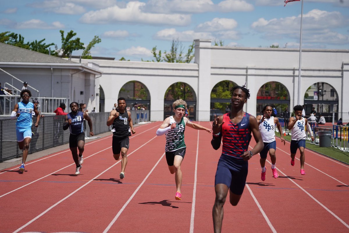🔥Get ur Jordaine Johnson on!!!!🔥 💥The junior at @eocampustrack may have done something that’s never been accomplished before in NJ high school history!💥 Read all about his sensational sprint triple right here- nj.milesplit.com/articles/34791…
