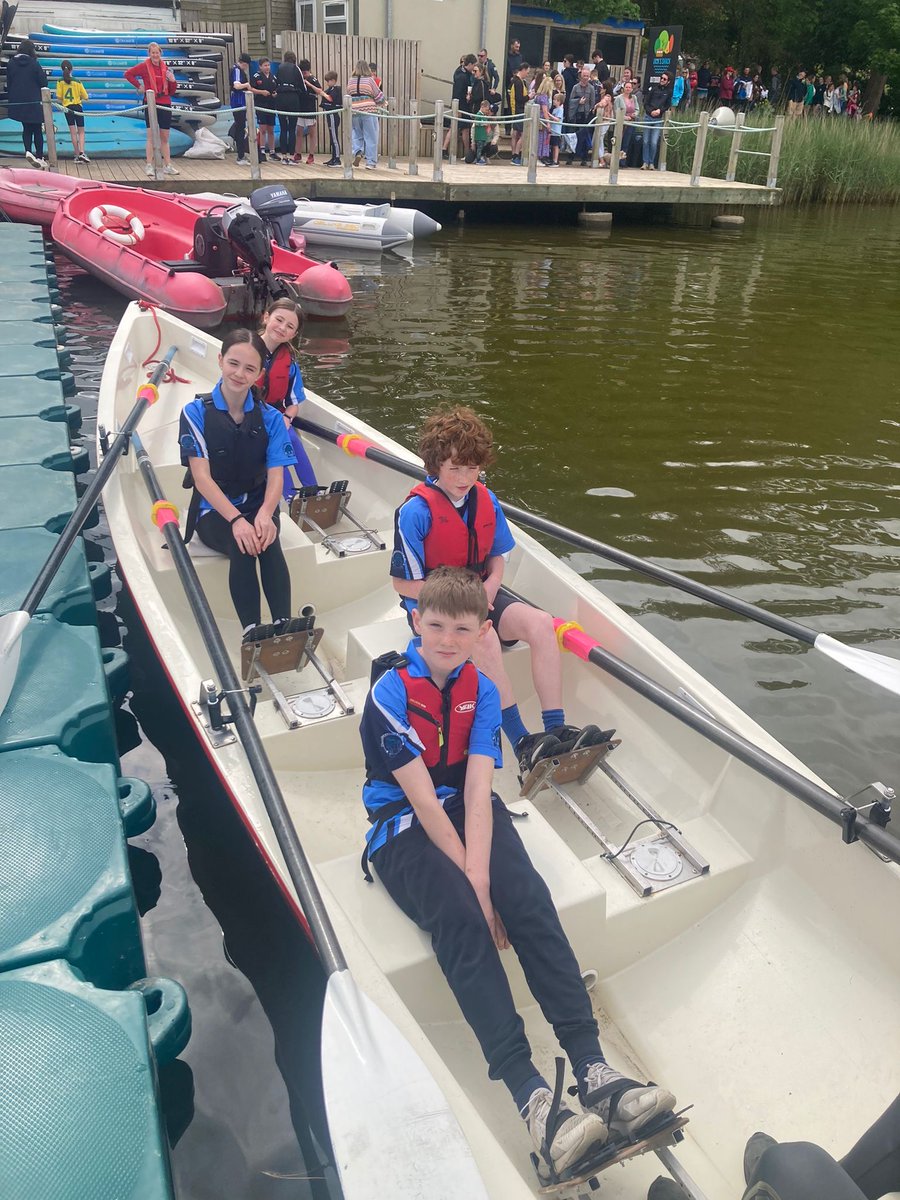 Well done to the 12 children who represented our school @SouthernStarIRL Schools regatta in Rosscarbery today hosted by Ring RC. They had great fun. A big thank you also to Kilmacsimon RC for their training & encouragement.@KinsaleNews @KinsaleObserver