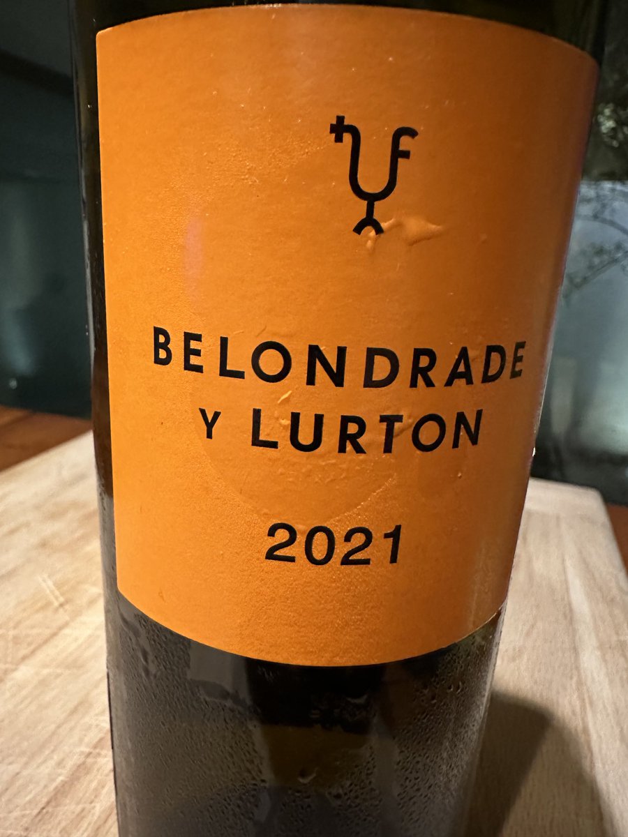 Raising a glass of my favourite wine to Luton for a roller coaster ride of a season and to say thank you, best season of the sixty years I have been a fan. Wonderful leadership Gary Sweet , inspirational manager Rob Edwards and what a team ⁦<a href="/LutonTown/">Luton Town FC</a>⁩
