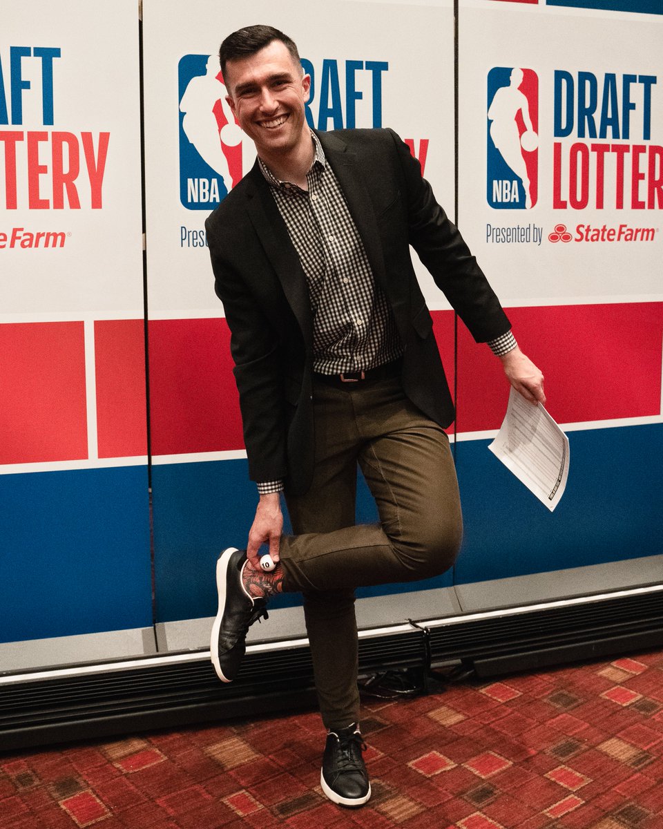 Daniel Starkman, Vice President of Player Personnel, was our lucky charm in the Drawing Room wearing his lucky Hawks socks 🍀