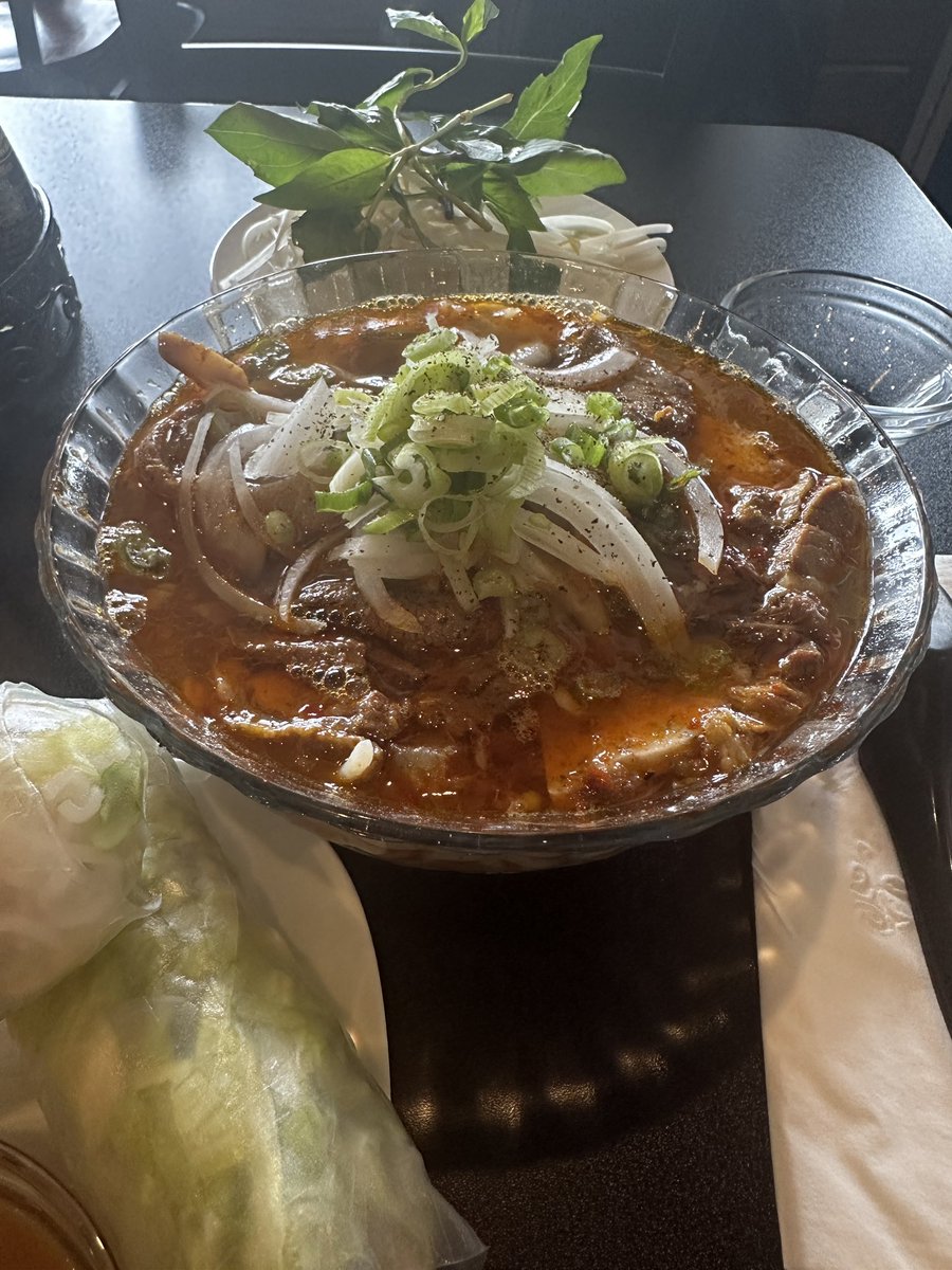Joecool57_'s tweet photo. I gave up on my Philly travel diary after day 2 because nothing that notable happened except my hotel catching on fire. Anyway here were the top bites of the trip
3) cheesesteak @ John’s roast pork
2) bun bo hue @ cafe nhan’s
1) roast pork @ dinic’s (best thing I had by far) https://t.co/BBCIZLpGNG