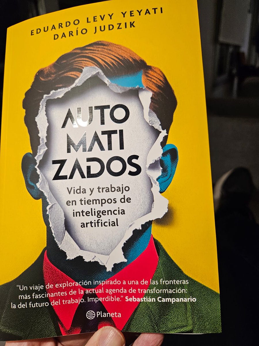 Esta muy bien este libro. Hipótesis inquietante. Congrats @eduardoyeyati y @darojud !!! Lo presentamos a fin de mayo con @camiperochena en la @utditella .