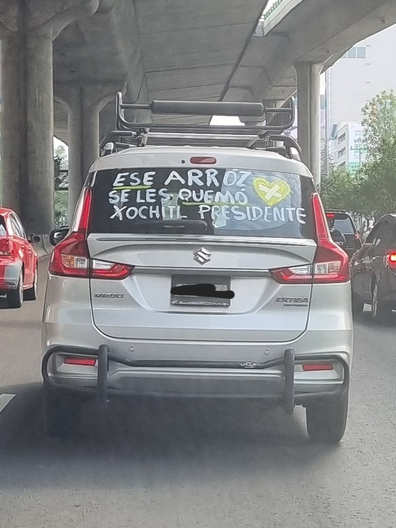 Miren lo que me encontré ayer en Periférico Sur.

Ver esas cosas me dan esperanza!

#XochitlGalvezPresidenta