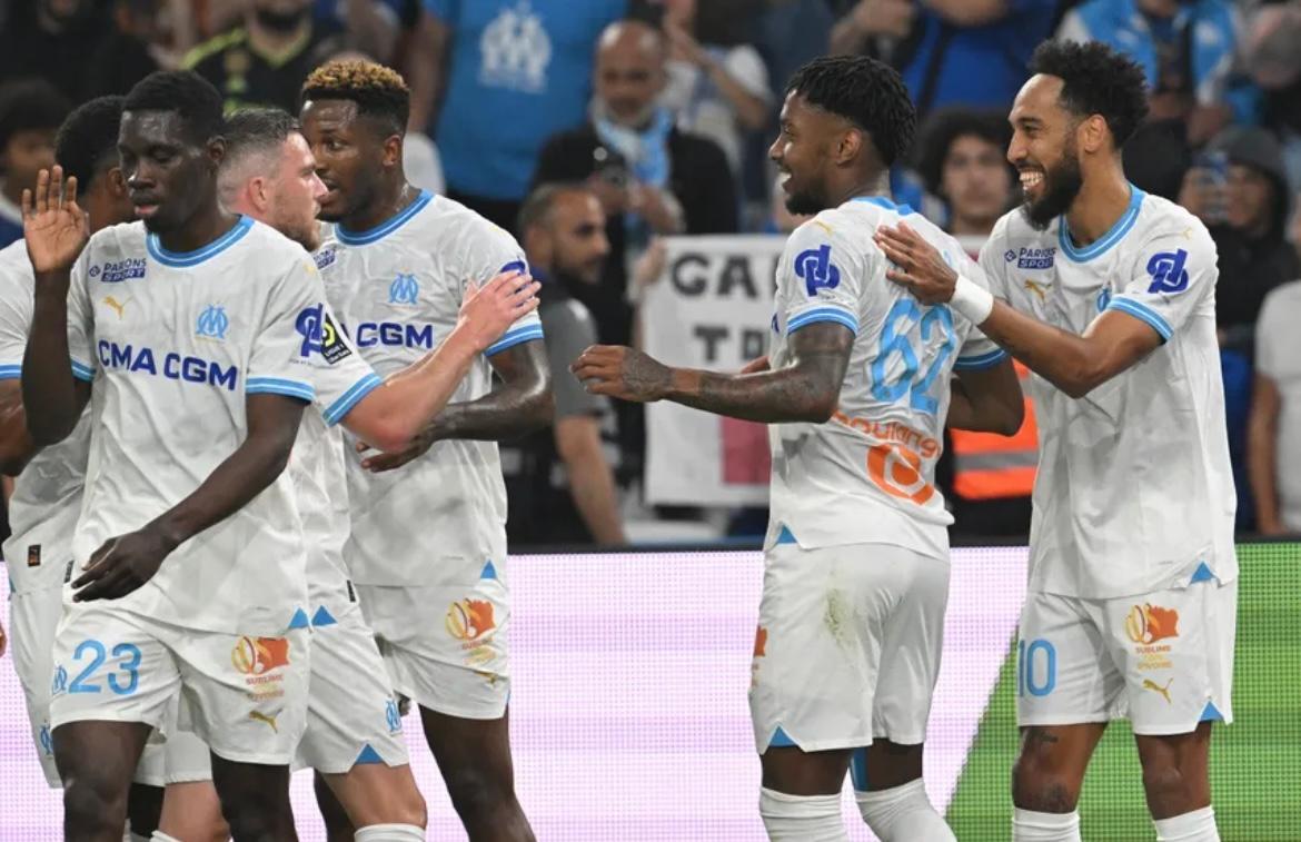 ¡APORTANDO A LA CAUSA🤙🏼🔥! El panameño Michael Amir Murillo🇵🇦 completó todo el compromiso y dio una asistencia en el triunfo 3-1 del Olympique Marsella sobre Lorient esta tarde por la #Ligue1. 🫡⚽️