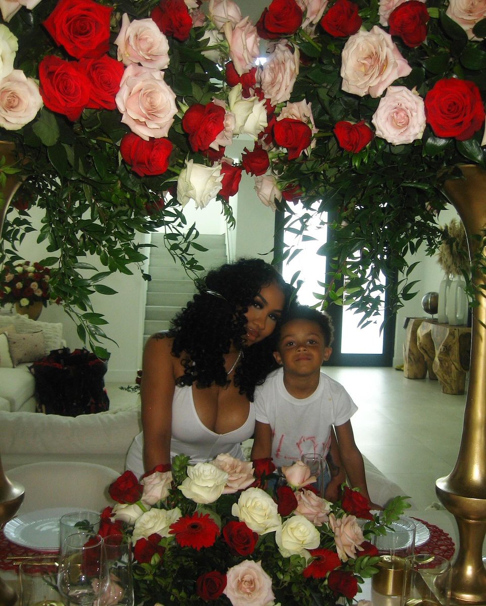 AriTheDon's tweet image. Mommy 🌹